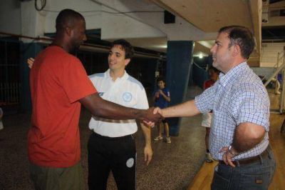 El martes ya podr�n jugar los extranjeros de Regatas 