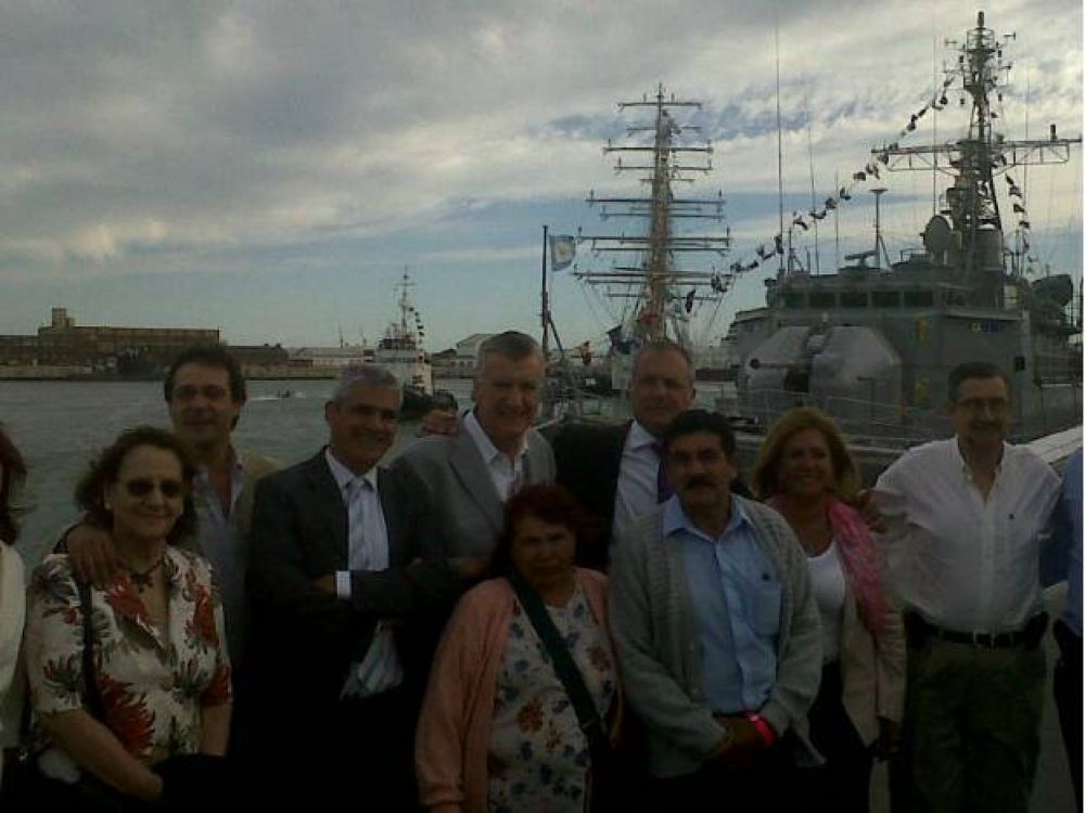 Tras 77 d�as de angustia en la Fragata, el barrealino volvi� con su familia