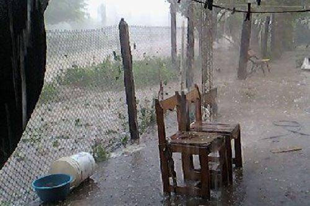 El fuerte viento y el granizo azotaron a los departamentos R�o Hondo y Jim�nez 