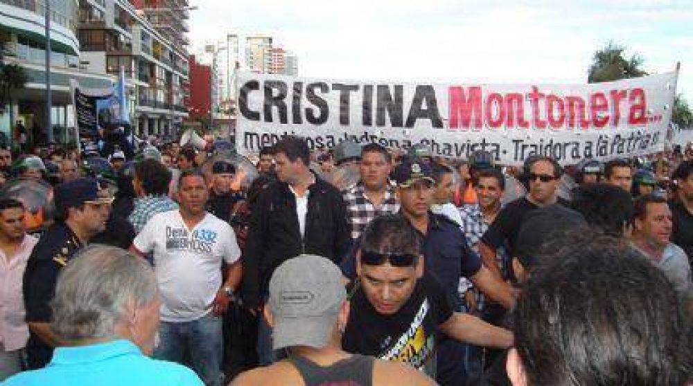 Las cacerolas volvieron a sonar y la Presidente, nuevamente, fue el blanco de las cr�ticas