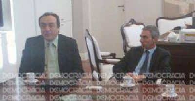 Carlos Lombardi asume la intendencia interina