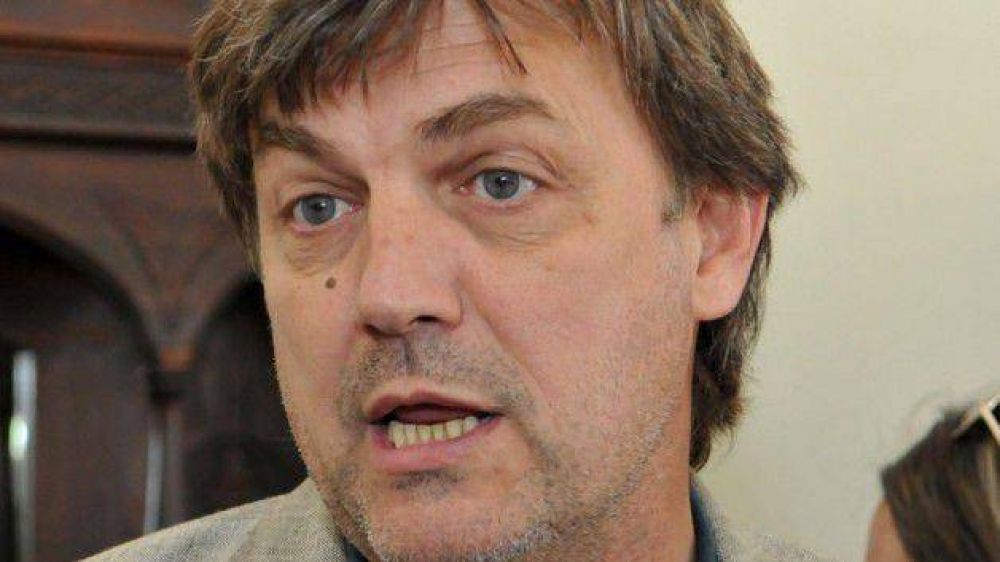 P�rez Cat�n insiti� en la necesidad de que el sistema de bomberos sea mixto 