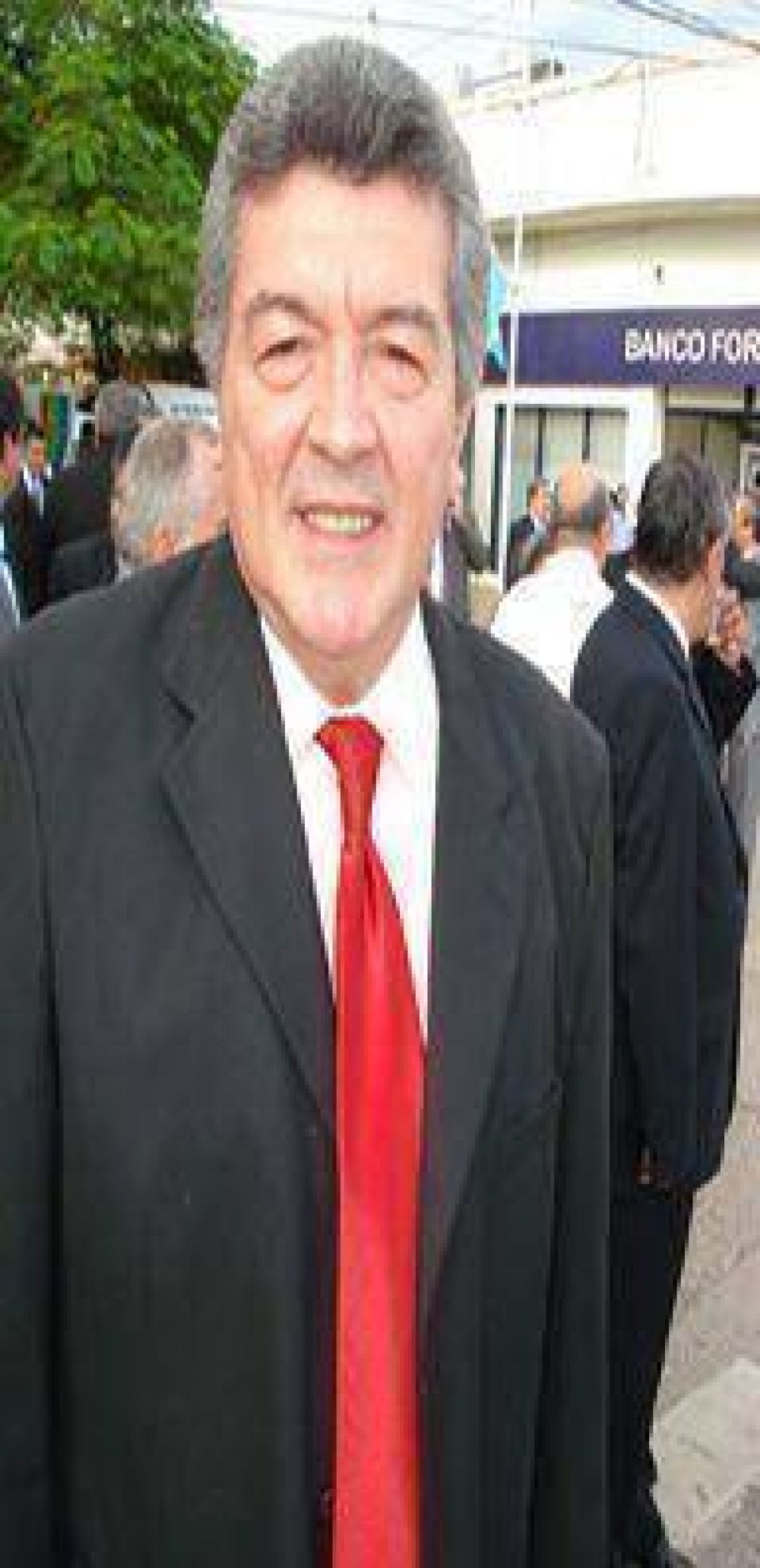 Se�alan que Insfran opto por una comunicaci�n directa con el pueblo 