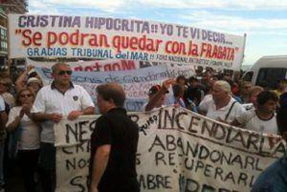 Incidentes entre caceroleros y militantes K