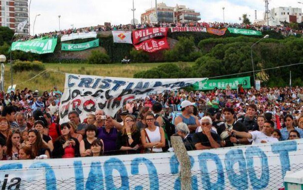 Militantes apoyaron a Cristina y curiosos disfrutaron del espect�culo