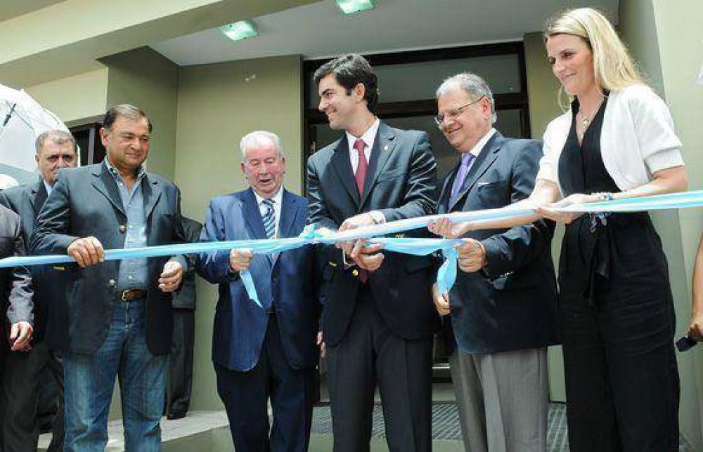 La Liga Salte�a de F�tbol tiene nueva sede social 