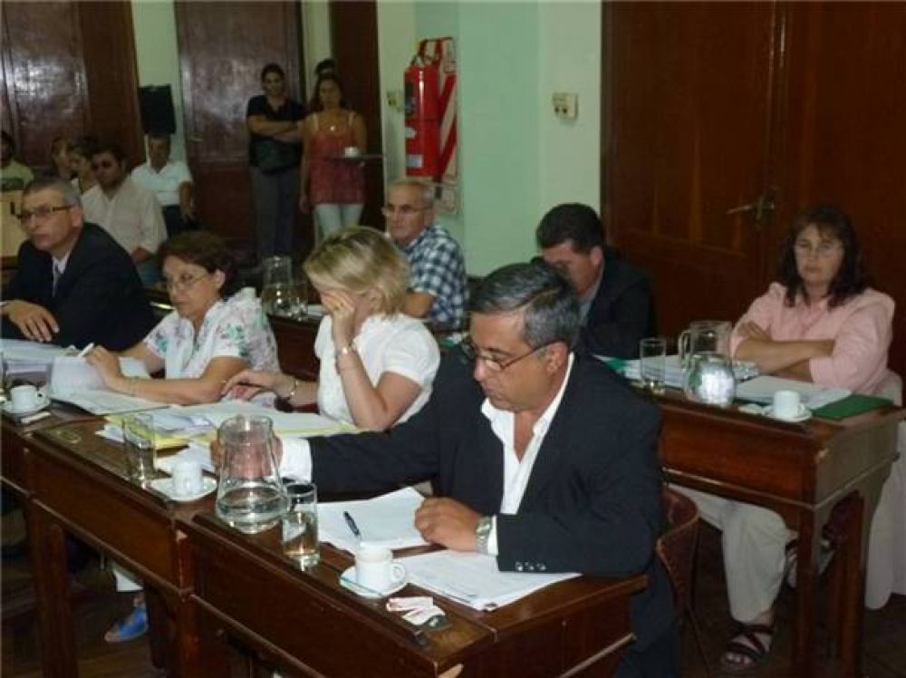 El Presupuesto 2013 fue aprobado por mayor�a con un 15% de aumento a los municipales