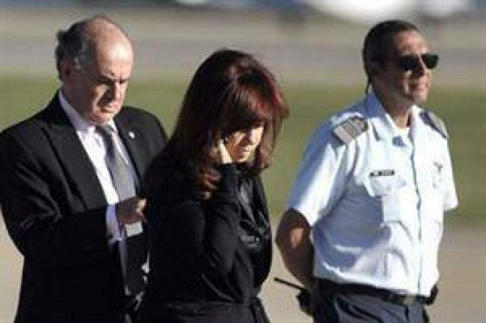 La Presidenta parte esta noche hacia Cuba y luego rumbo a Asia