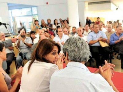 Fein prometi� que se pavimentar� el extremo sur de la avenida Ovidio Lagos 