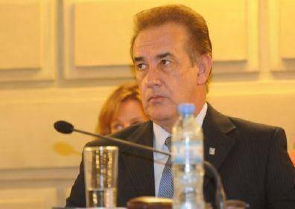 "No se puede hablar para la tribuna" 