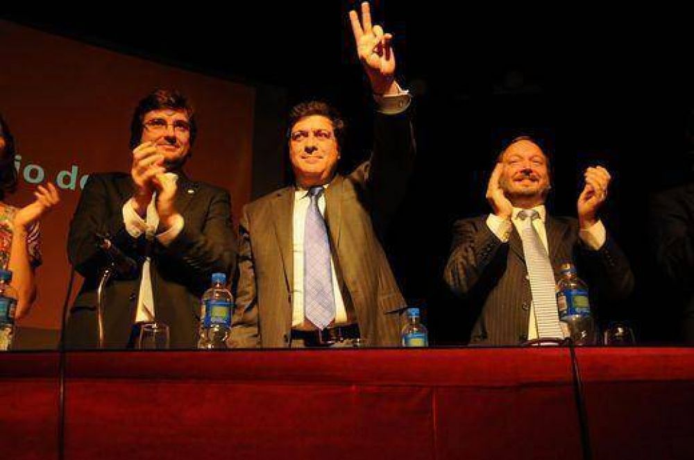 Lucas Ghi respald� a Mariotto con su iniciativa de ley de �tica p�blica
