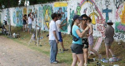 Vecinos pintaron murales medioambientales 