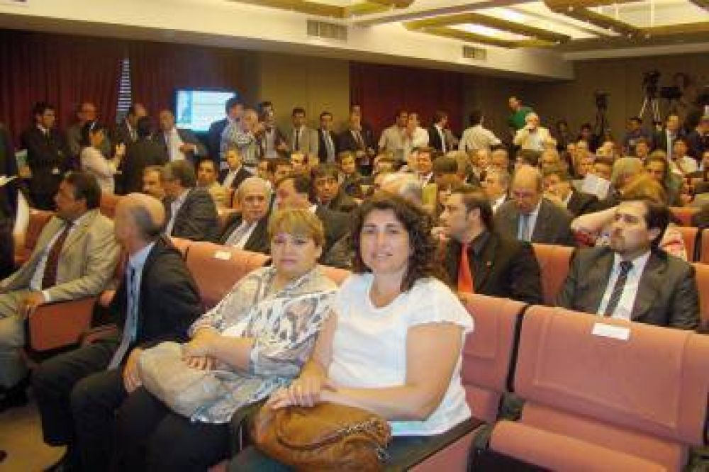 Labado particip� de la apertura de sobres para represas 