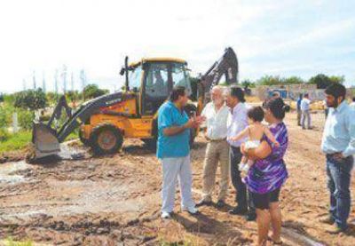 Comenzaron a reparar las calles da�adas por la lluvia