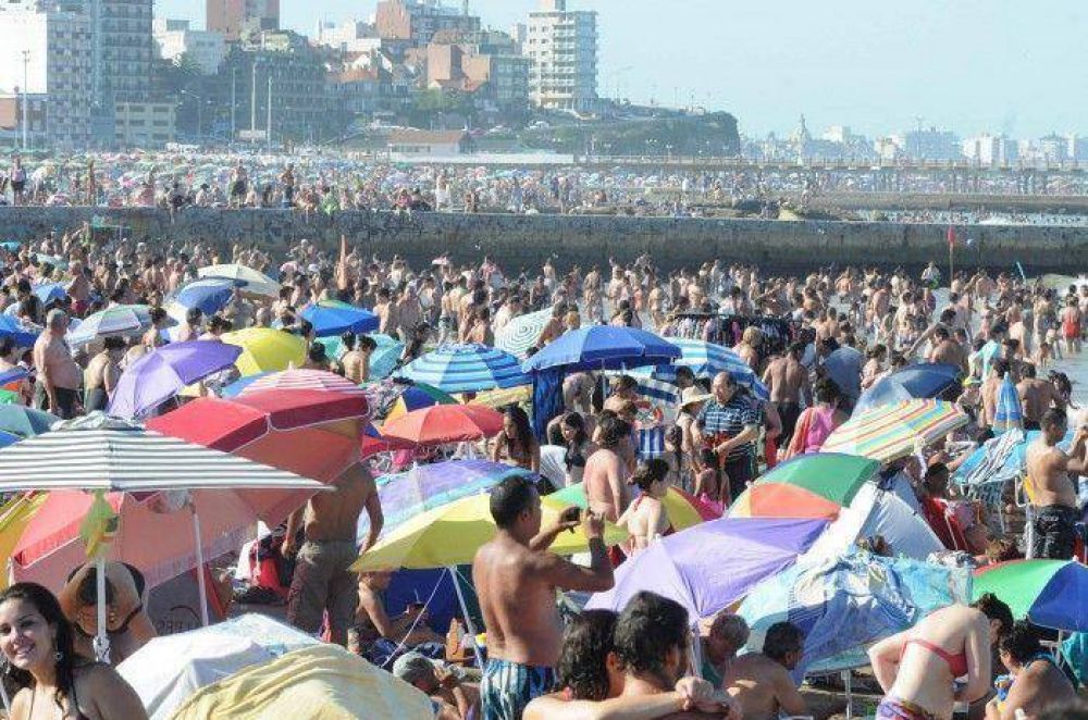 El verano se hace sentir y miles de turistas lo disfrutan