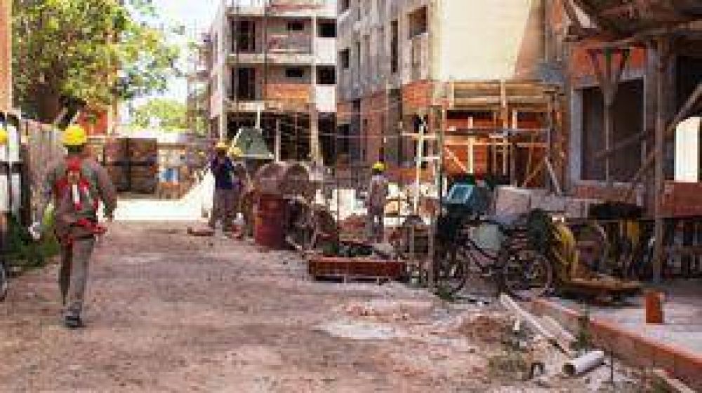 Operarios de la obra del Federaci�n reclamaron por el pago de los haberes 