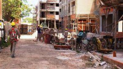 Operarios de la obra del Federaci�n reclamaron por el pago de los haberes 