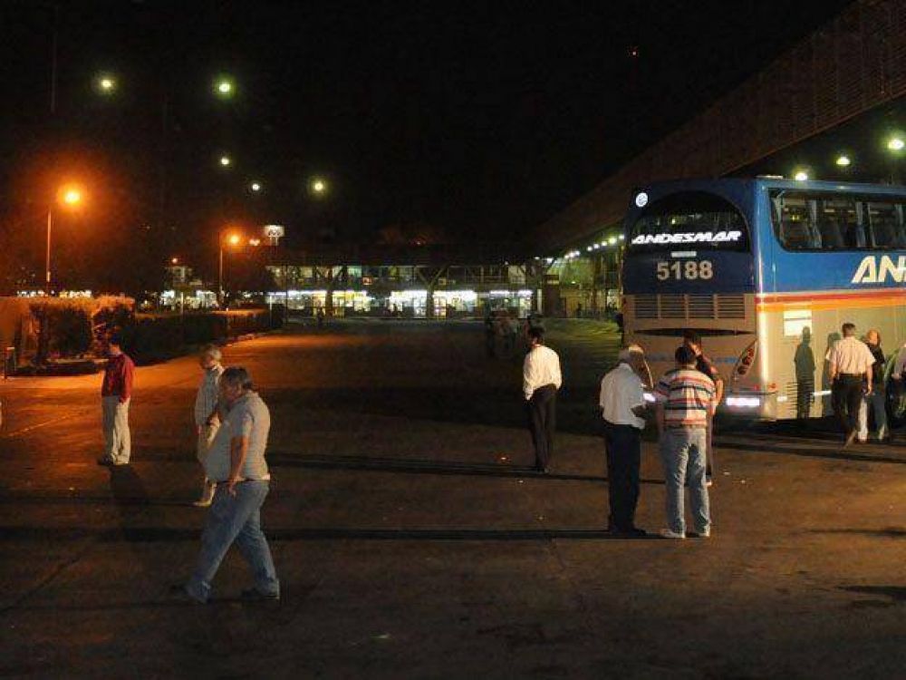 La UTA lanz� un paro de colectivos de larga distancia por tiempo indeterminado