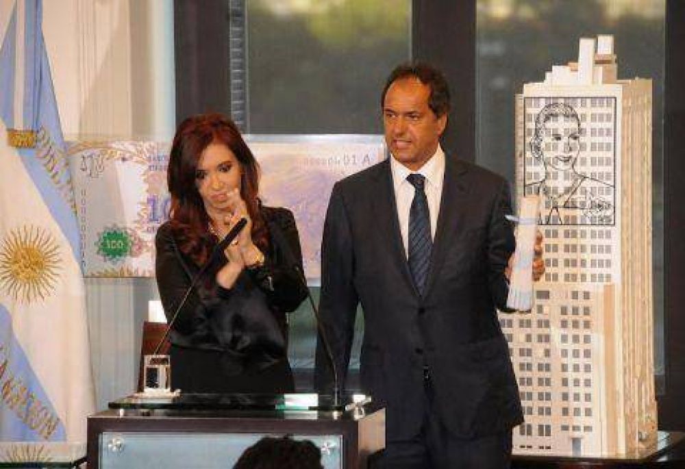 Cristina anunci� nuevos vagones y entreg� fondos a intendentes para esmerilar el proyecto de Scioli