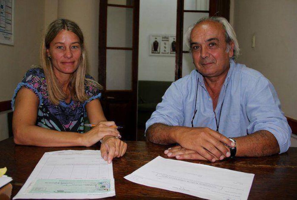 Entrega de subsidio a la Asociaci�n Aeron�utica