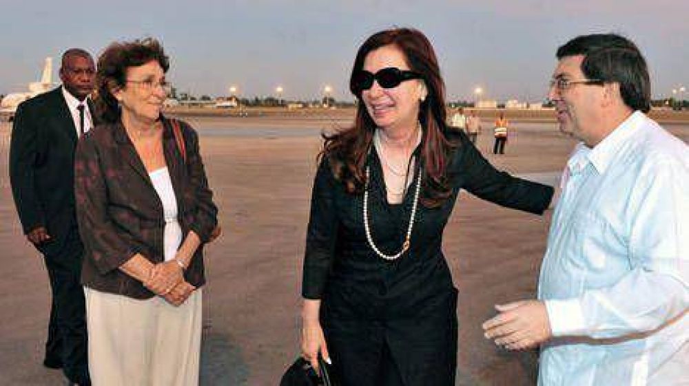 Cristina se reunir� con Fidel Castro y le lleva una Biblia a Ch�vez
