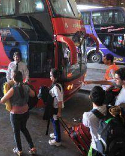 Contin�an las negociaciones tras el paro de micros