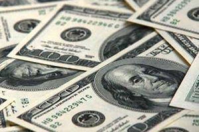 D�lar oficial, a $ 4,95. El "blue" baja a $ 7,23