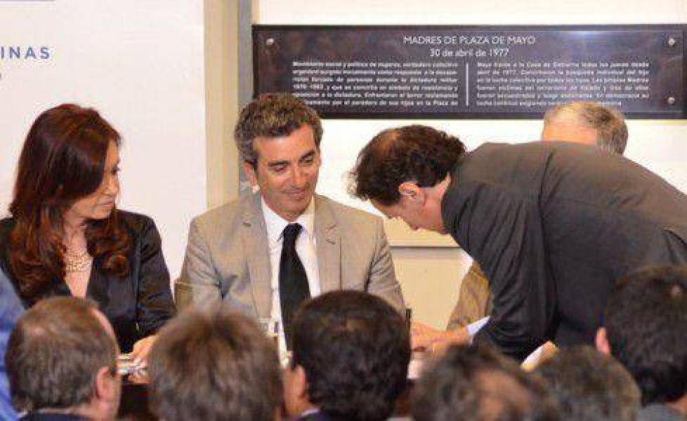 Katopodis firm� con la Presidenta un convenio para la construcci�n de pasos bajo a nivel en San Mart�n