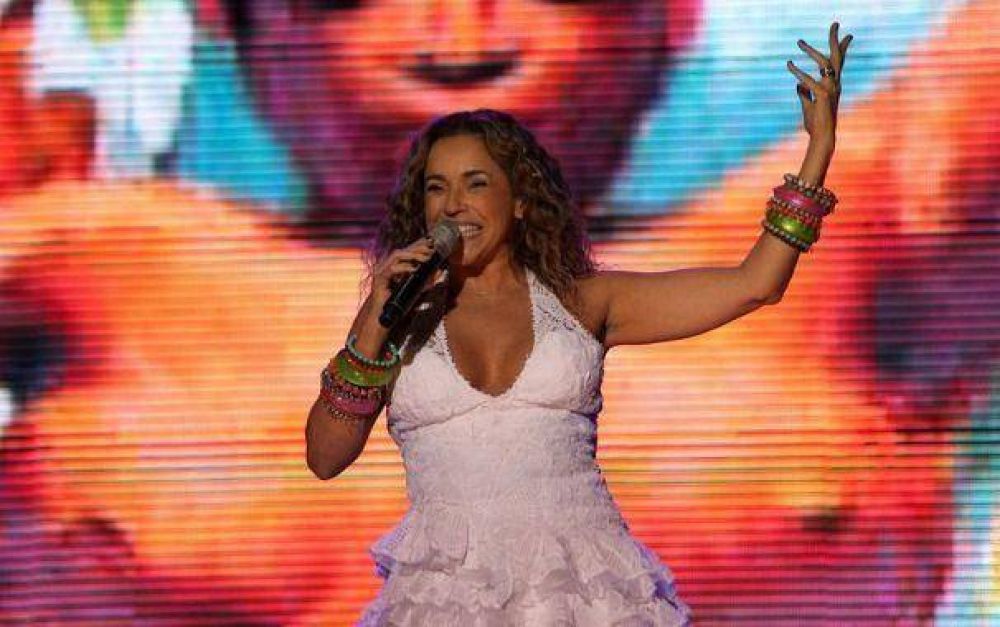 "Pulti invierte m�s en Daniela Mercury que en el �rea social"