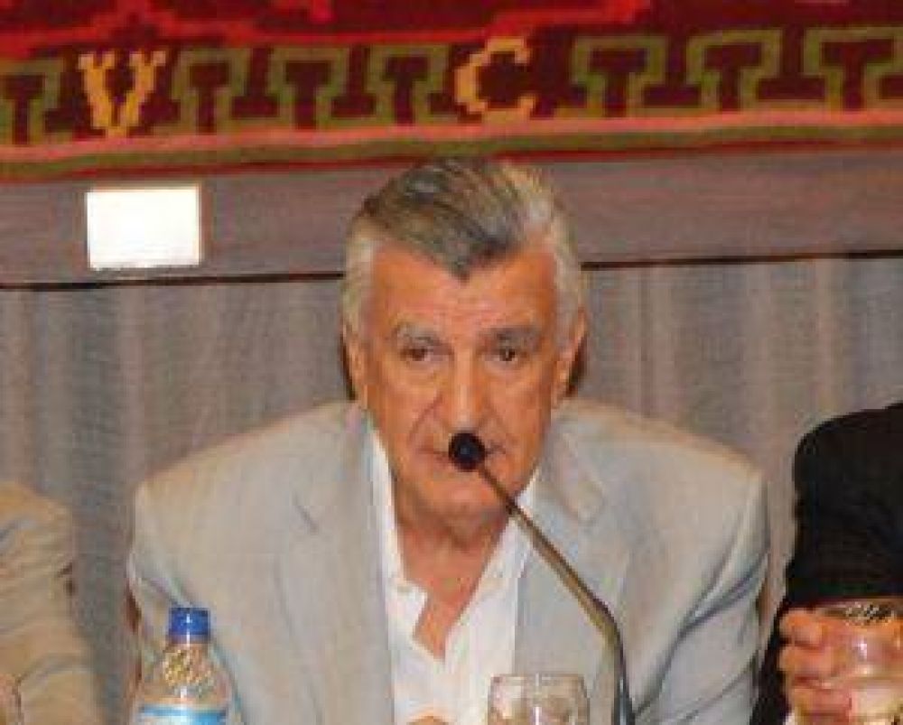Gioja, emocionado, dijo que "la regi�n considerar� esta obra como la m�s estrat�gica de todas" 