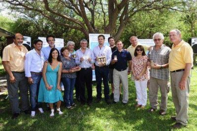 El Vicegobernador visit� agroindustrias de Concar�n y se reuni� con los miembros de una cooperativa 