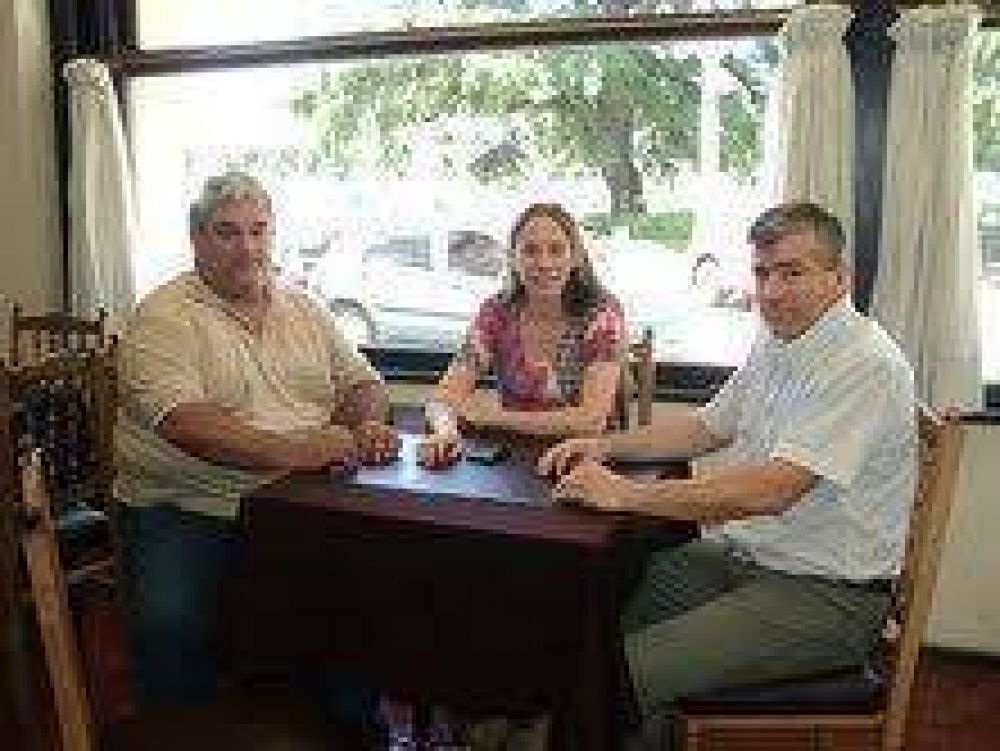 Car�s y la diputada Gambaro recorren la s�ptima 