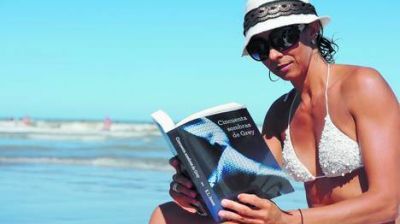 P�ginas que queman: In�dito �xito en la playa de los libros de literatura er�tica
