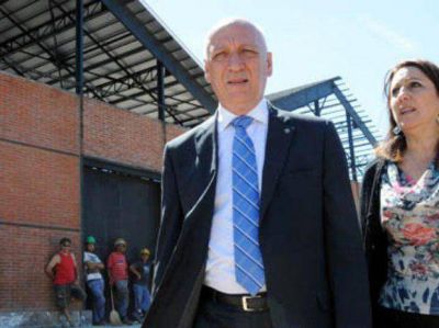 "No tengo por qu� conocer lo que est� pasando en cada uno de los barrios de Rosario" 