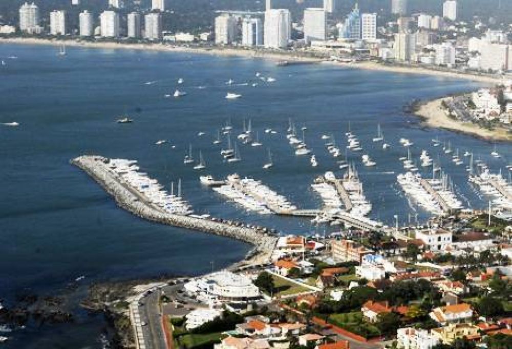 Hay menos argentinos en Punta pero aumentan los dep�sitos en Uruguay
