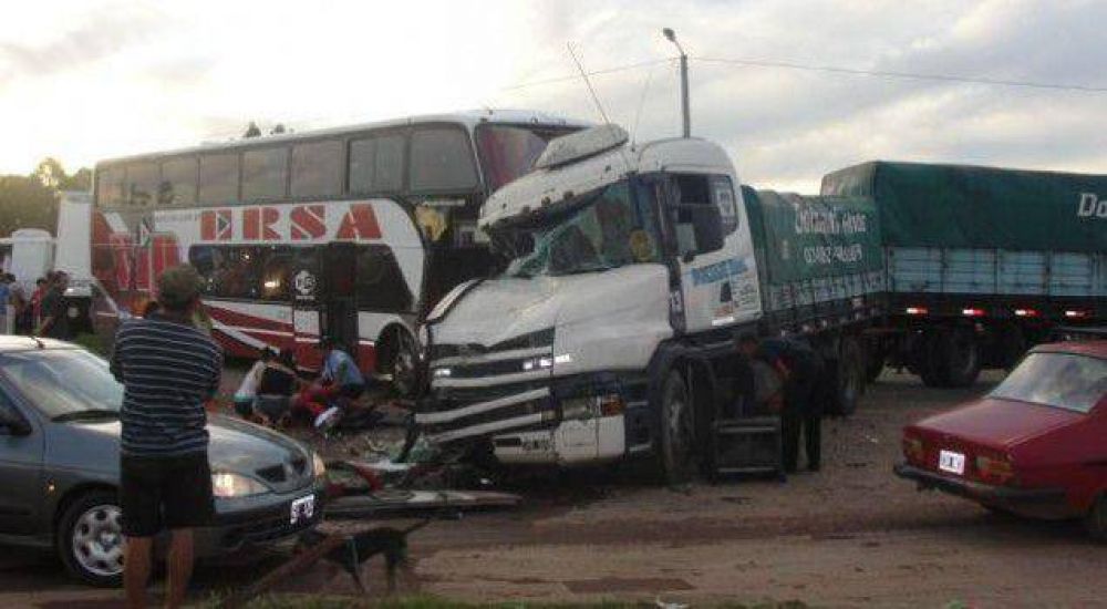 Varios heridos en un choque m�ltiple en la Ruta 11 