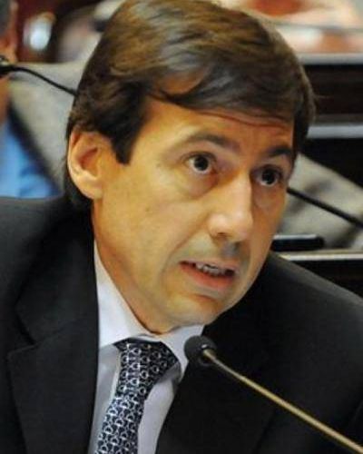El senador Naidenoff pidi� el urgente esclarecimiento de la "dudosa" muerte del sobrino de F�lix D�az 