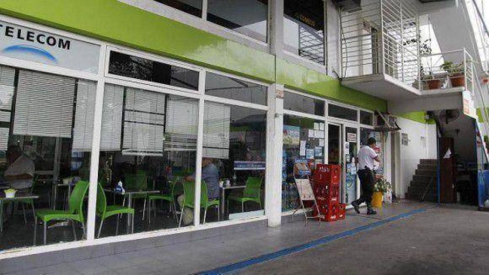 Violento asalto en un drugstore de Villa Alem  