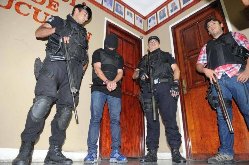 Un megaoperativo traslad a Tripoloni 