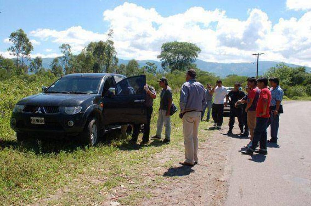 Encapuchados roban $80.000 y una camioneta de alta gama 