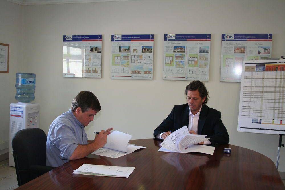 El IPV construir� una vivienda para el Obispado de Or�n 