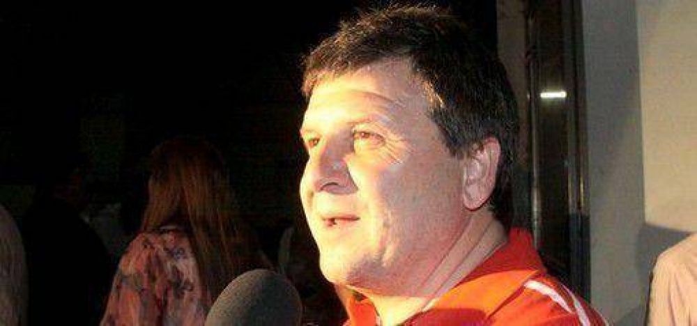 Francioni a De la Sota: Que explique "qu� est� haciendo con la tasa vial"