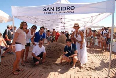 Gran convocatoria de p�blico y celebrities en el stand de San Isidro en Mar del Plata