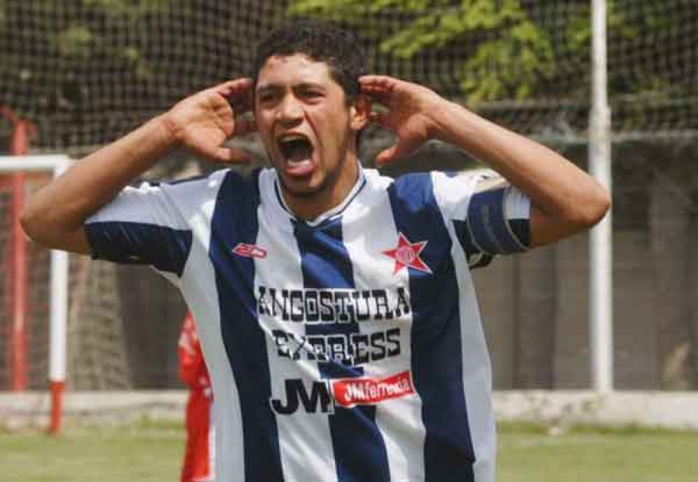 Angostura gan� en una cancha complicada 