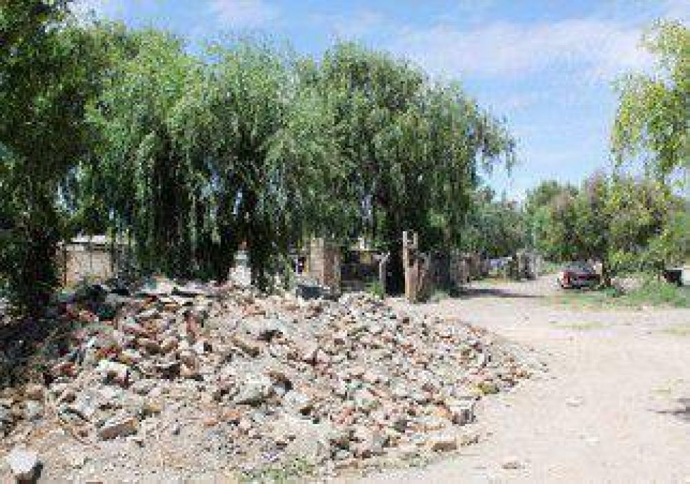 Familias volvieron a poblar el barrio Puente de Madera a pesar de olores  