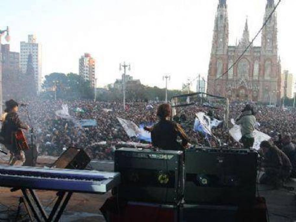 Comienzan los recitales gratuitos en La Plata: Es para aquellos vecinos que se quedaron en la ciudad, dijo Cipollone