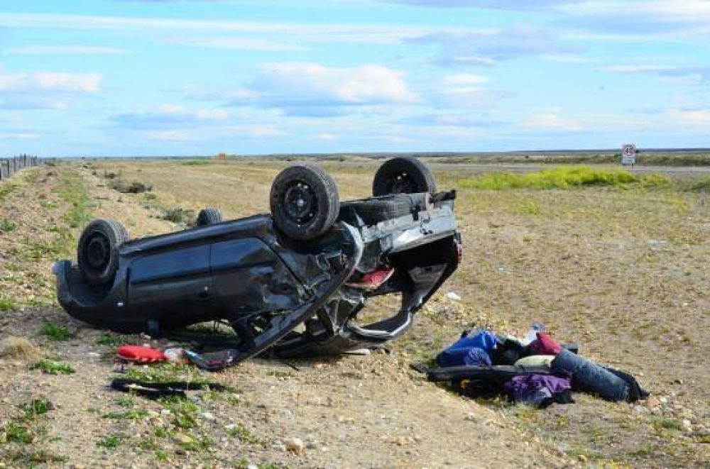 Una joven perdi� la vida tras volcar en La Esperanza