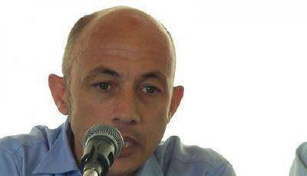 Cotillo le pidi� a Peralta que se deje de mentir y se ponga a trabajar