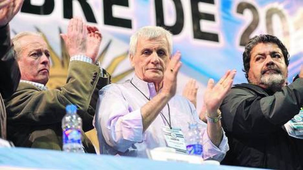 Las dos CGT exigen un piso del 25% en la suba salarial de este a�o