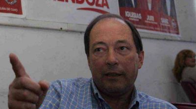 Cobistas y radicales ya arman sus listas para las legislativas.